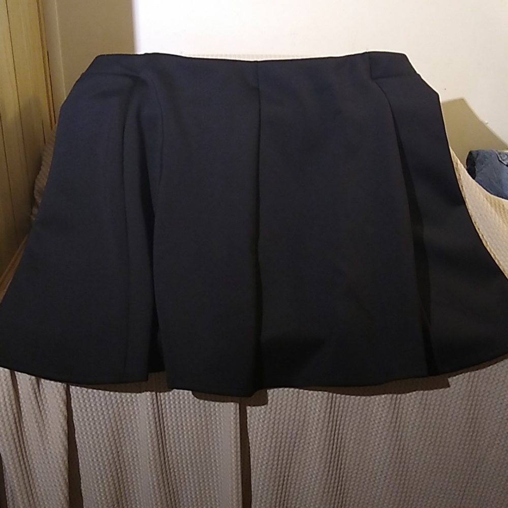 NWOT Decree black skirt, never worn